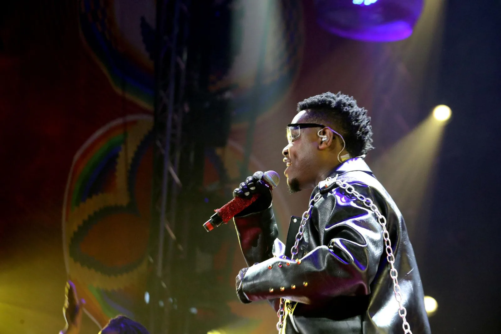 Bruce melody preforming